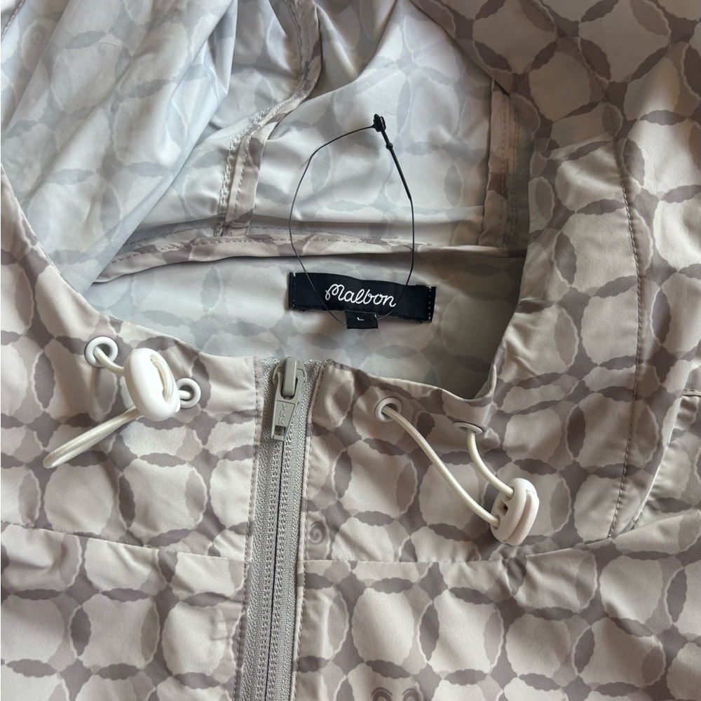 NWT Malbon Golf Evergreen Nylon Golf Anorak Windbreaker Hoodie sz L Beige Brown - Picture 3 of 4